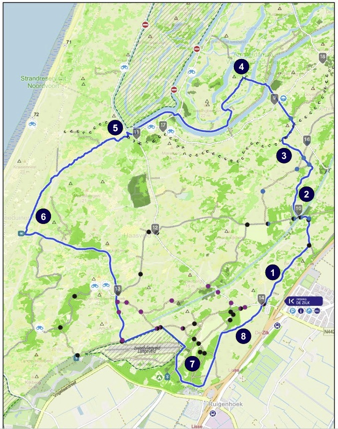 Plattegrond van een route door de duinen met daarop becijferde routepunten.